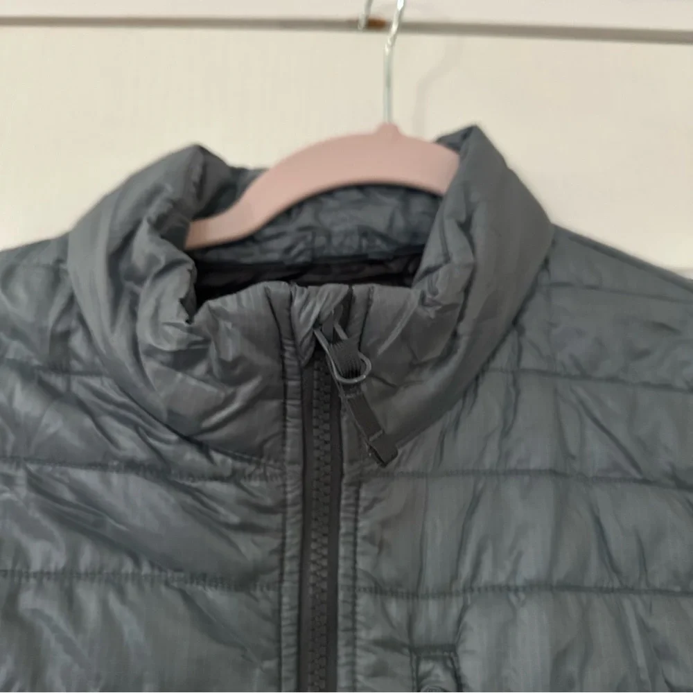 J.Crew Men’s Gray Puffer Jacket Primaloft 3 in 1 System Packable Size Small
